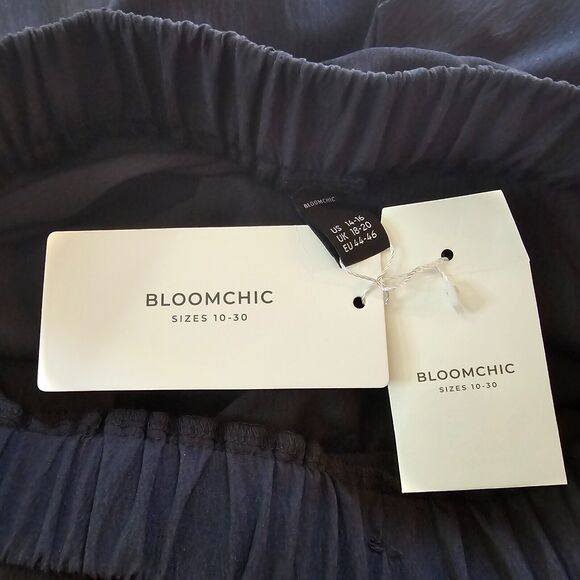 Bloomchic Pants Women's 1X Button Accent Elastic Waist Pocket Black NWT - Picture 3 of 15